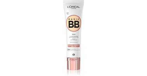 Porovnávacie fotografie textúry a aplikácie BB krému L'Oréal Paris Wake Up & Glow BB C'est Magic a mejkapu L'Oréal Paris True Match.