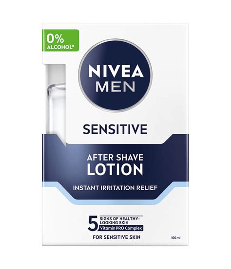 Muž s podráždenou pleťou po holení