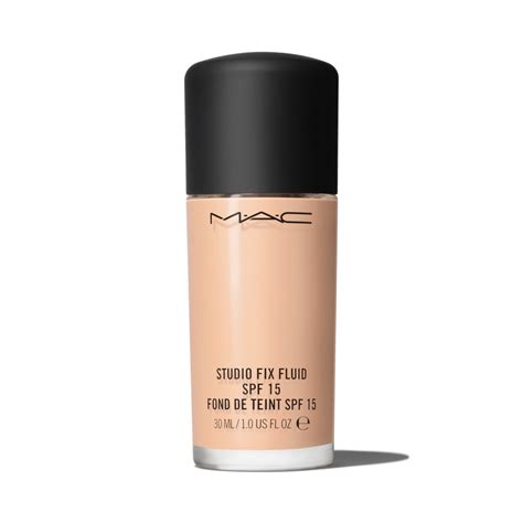 Produkt MAC Studio Fix Fluid SPF 15 v rôznych odtieňoch