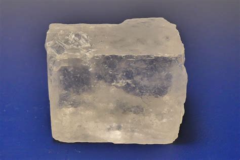 Detailná fotografia kryštálikov magnéziovej soli.