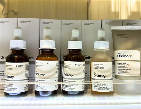 ilustrácia fľaštičky so sérom na problematickú pleť