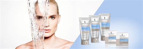 Dizajnér: Koláž rôznych produktov s ružovou vodou - spreje, pleťové krémy, masky.