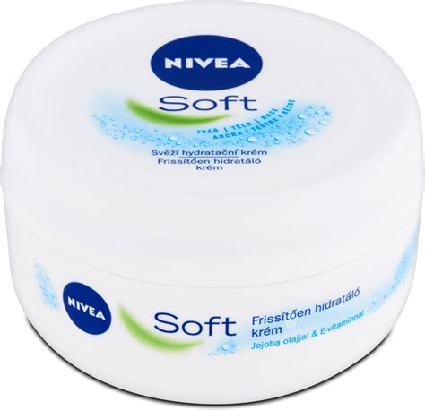 Fľaša s krémom NIVEA Soft s viditeľným logom značky a nápisom 