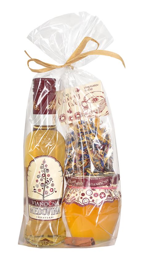 Fľaše s domácim rakytníkovým sirupom