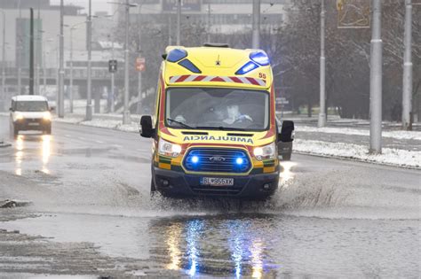 Ilustračná fotografia kuriérskej dodávky.