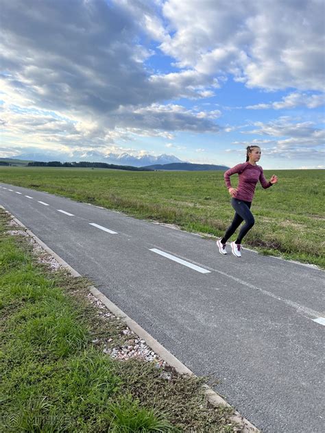 Ilustrácia správnej techniky nanášania samoopaľovacieho krému