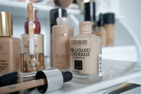 Ukážka produktov na líčenie pre mastnú pleť