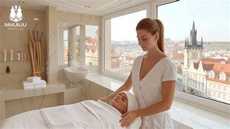 Ilustrácia priebehu Nuru masáže s použitím gélu a kĺzavých pohybov.