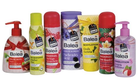 Ilustračná fotografia rôznych produktov značky Balea, vrátane krémov, sér a masiek.
