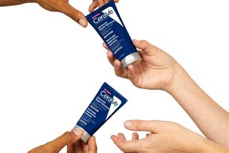 Ilustrácia alebo fotografia aplikácie gélového koncentrátu na pokožku