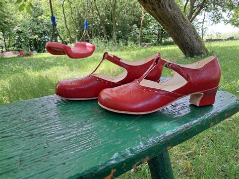 Ilustrácia rôznych štýlov brady v priebehu histórie