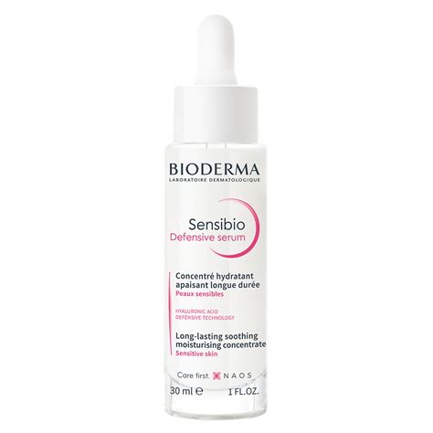 Fotografia rôznych variantov micelárnych vôd a čistiacich gélov Bioderma Sensibio
