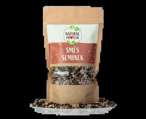 fotografia: balenie ľanového oleja a ľanových semienok s nápisom 