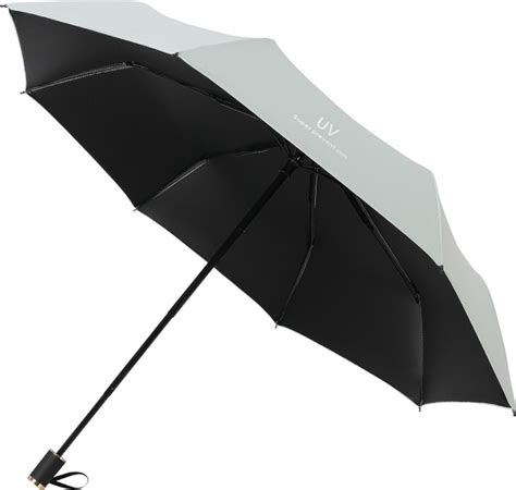 Ilustrácia slnka s UV lúčmi dopadajúcimi na pokožku