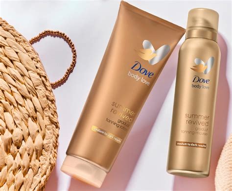 Ilustračná fotografia rôznych typov samoopaľovacích prípravkov (krémy, peny, spreje, mlieka)