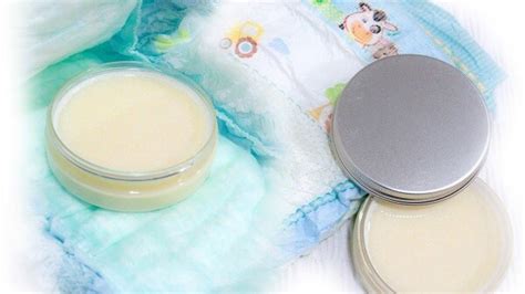 detský zadoček s plienkovou dermatitídou