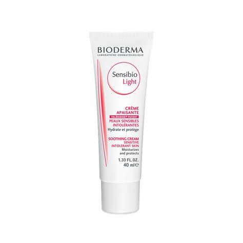 Koláž fotiek krémov Bioderma Sensibio Légère a Sensibio Riche pre porovnanie textúr