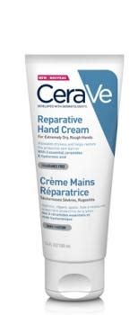 Detailný záber na balenie CeraVe Hydratačnej čistiacej emulzie s textúrou produktu
