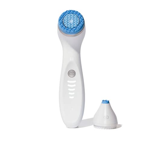 Infografika zobrazujúca prepojenie prístroja LumiSpa iO s aplikáciou Nu Skin VERA