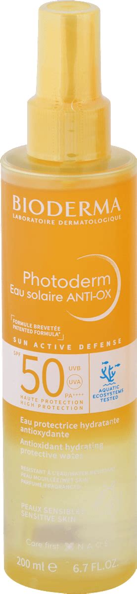 Ilustračné foto produktov Bioderma Photoderm v spreji a v sprejovej fľaštičke.