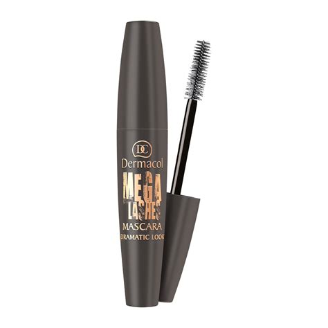 ukážka efektu riasenky Dermacol Mega Lashes na riasach