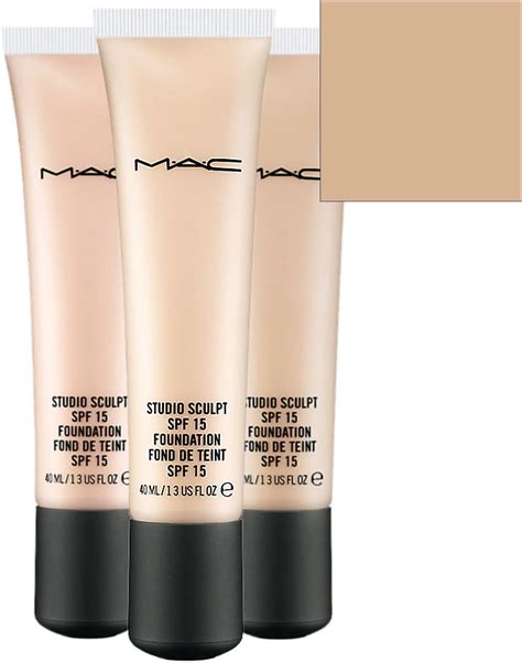 produktové foto MAC Studio Sculpt Foundation