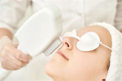 Dermatoskopický obraz kožných lézií na detailnom zábere