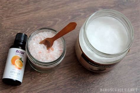 Infografika: Základné ingrediencie pre domáci peeling (soľ, olej, esenciálny olej)