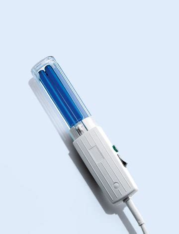 Fotografia moderného dermatologického prístrojového vybavenia (napr. excimerová lampa, dermatoskop, laser)