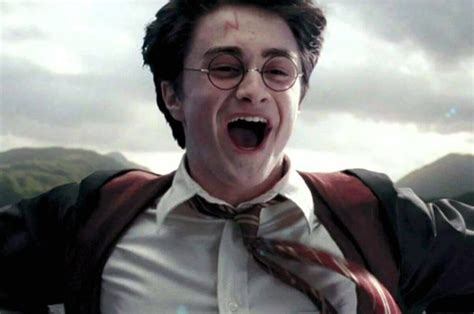 Ilustrácia súboja Harryho Pottera s profesorom Quirellom a Voldemortom