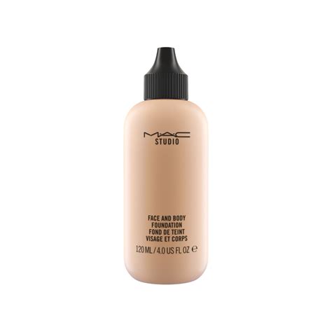 Produktové foto make-upu MAC Face and Body Foundation, zdôrazňujúce ľahkú textúru a prirodzený vzhľad