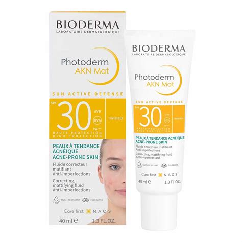 Infografika s prehľadom kľúčových zložiek a benefitov Bioderma Photoderm AKN Mat SPF 30