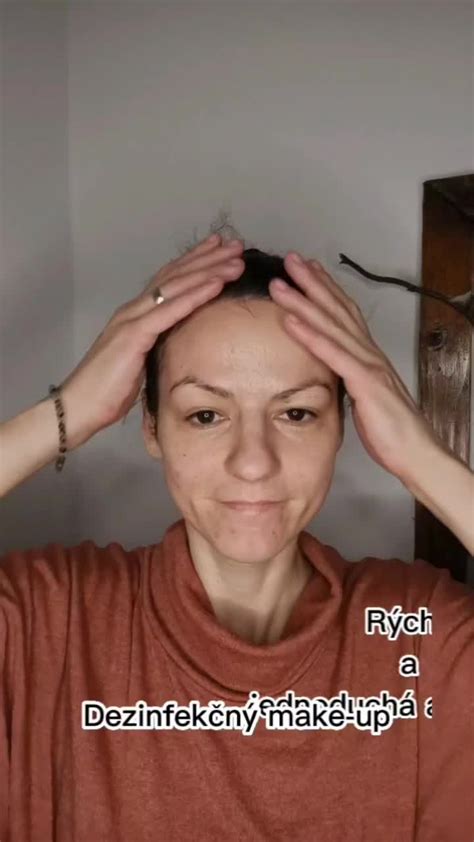 Schéma znázorňujúca mastnú pleť, T-zónu a funkciu mazových žliaz