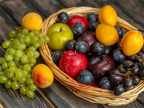 Zmes rôznych ovocia a zeleniny na prípravu masiek