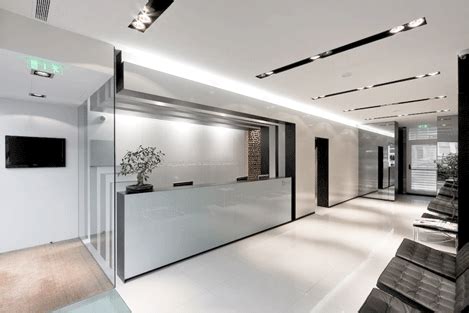 Moderné vybavenie dermatologickej ambulancie s laserovými prístrojmi