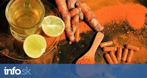 Zobrazenie kurkumy v prášku a čerstvého korenia